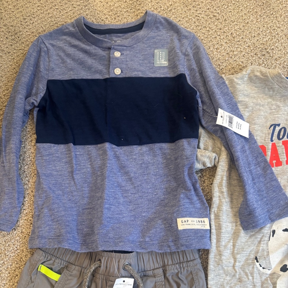 GAP Boys 2-piece outfit- 4yrs